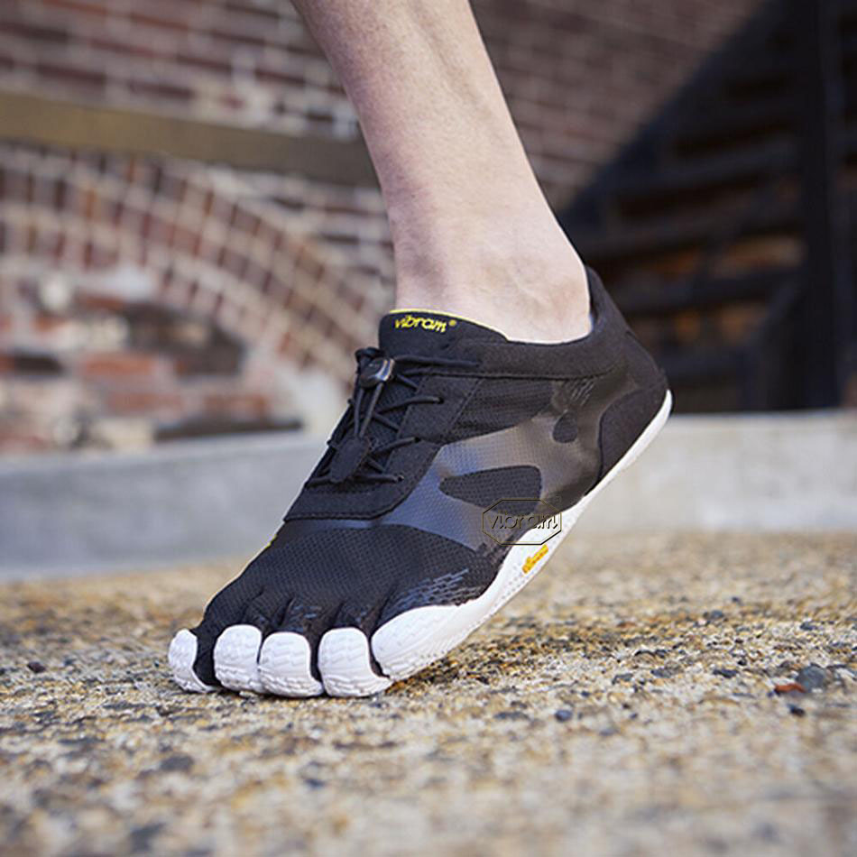 Men's Vibram KSO EVO Training Shoes Black / White | US_C62